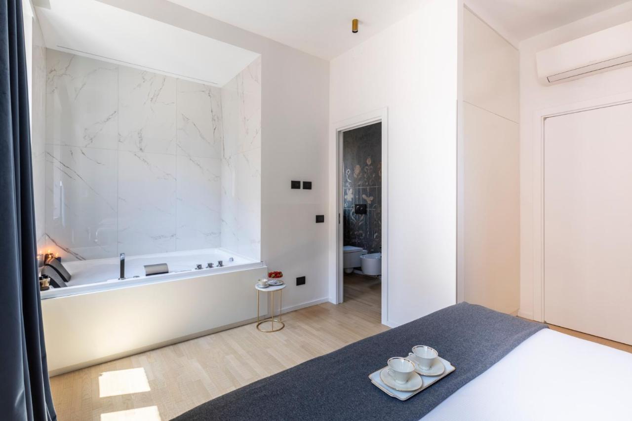 Romac Trinity - 3Bdr Apartment With Sauna & Jacuzzi In Campo De Fiori Exterior photo